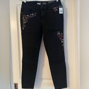 Floral Embroidered Black Skinny Jeans